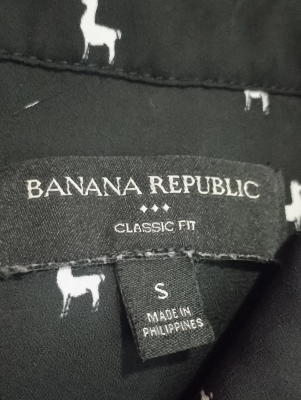 Banana Republic Classic Fit Button-Up Shirt Llama Print Womens S Long Sleeve